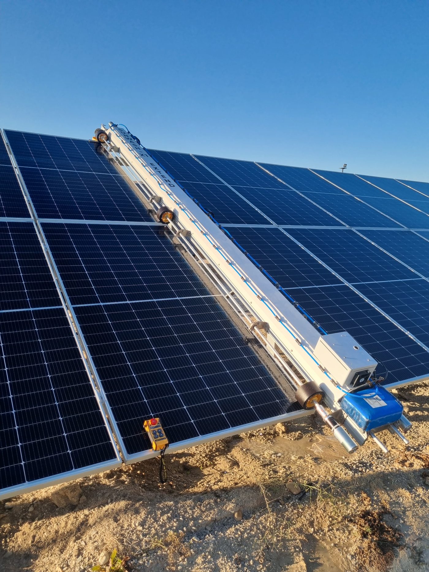 Brosse SUNWASH-X1 EXTEND sur centrale au sol